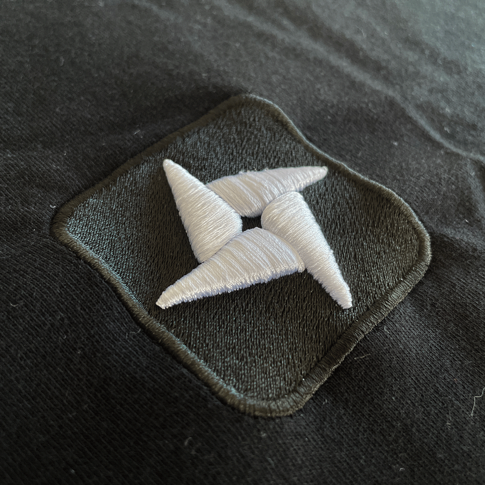 Hoodie Shuriken brodé